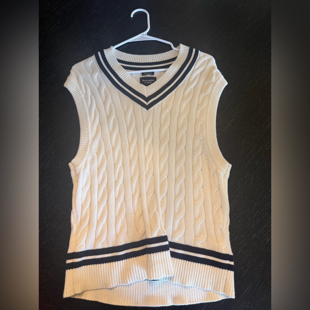 Abercrombie and Fitch Black and White Vest. V neck.